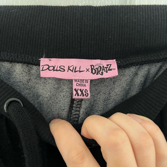 Dolls Kill x Bratz Set (zip up + pants) - size xs and xxs - Picture 11 of 11